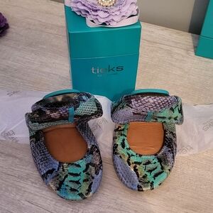 Tieks Sz 9 Azure Snake Print Ballet Flats